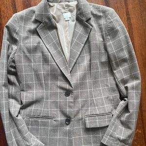 A New Day women’s plaid boyfriend blazer. Size 10